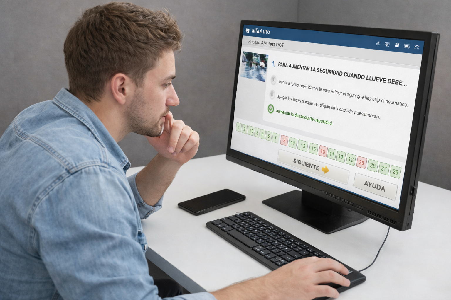 Alumno realizando test online